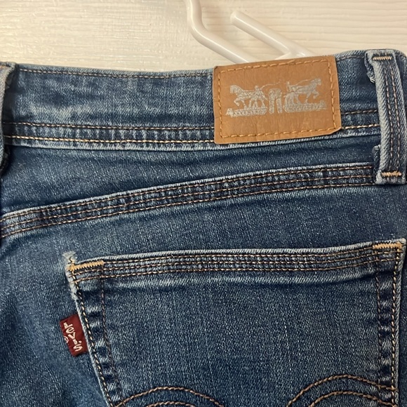 Levi’s decorated curvy boot cut great condition - Picture 6 of 6